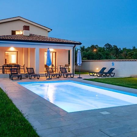 פורץ Holiday House Luca מראה חיצוני תמונה
