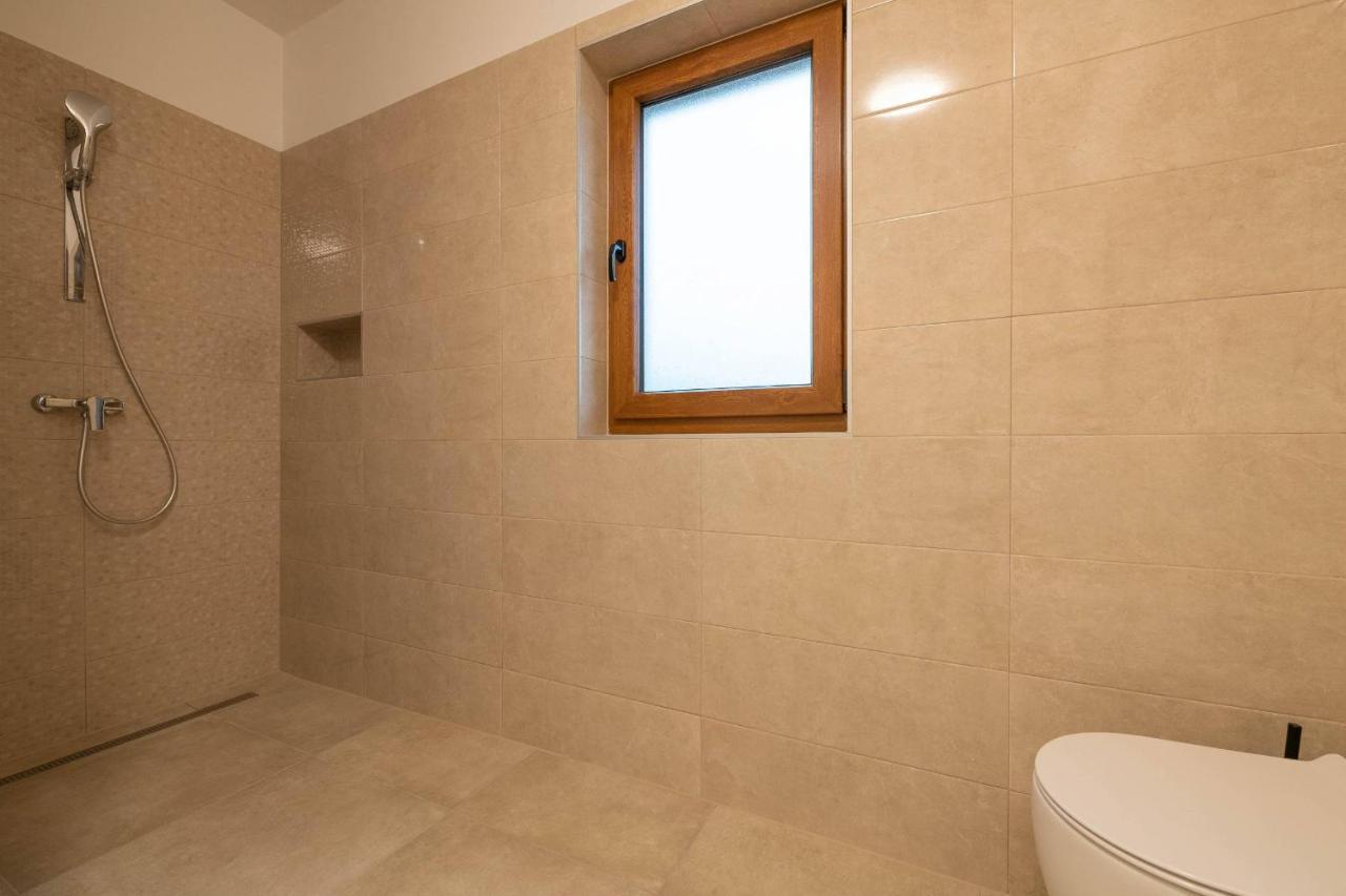 פורץ Holiday House Luca מראה חיצוני תמונה