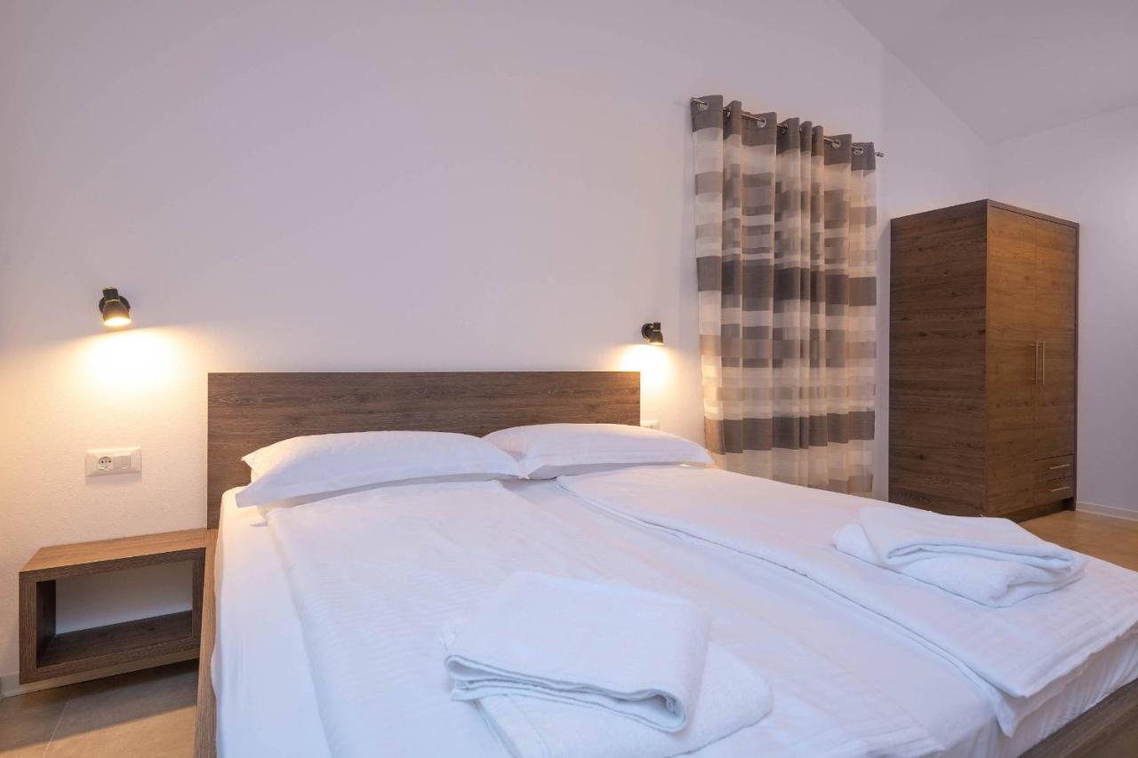 פורץ Holiday House Luca מראה חיצוני תמונה