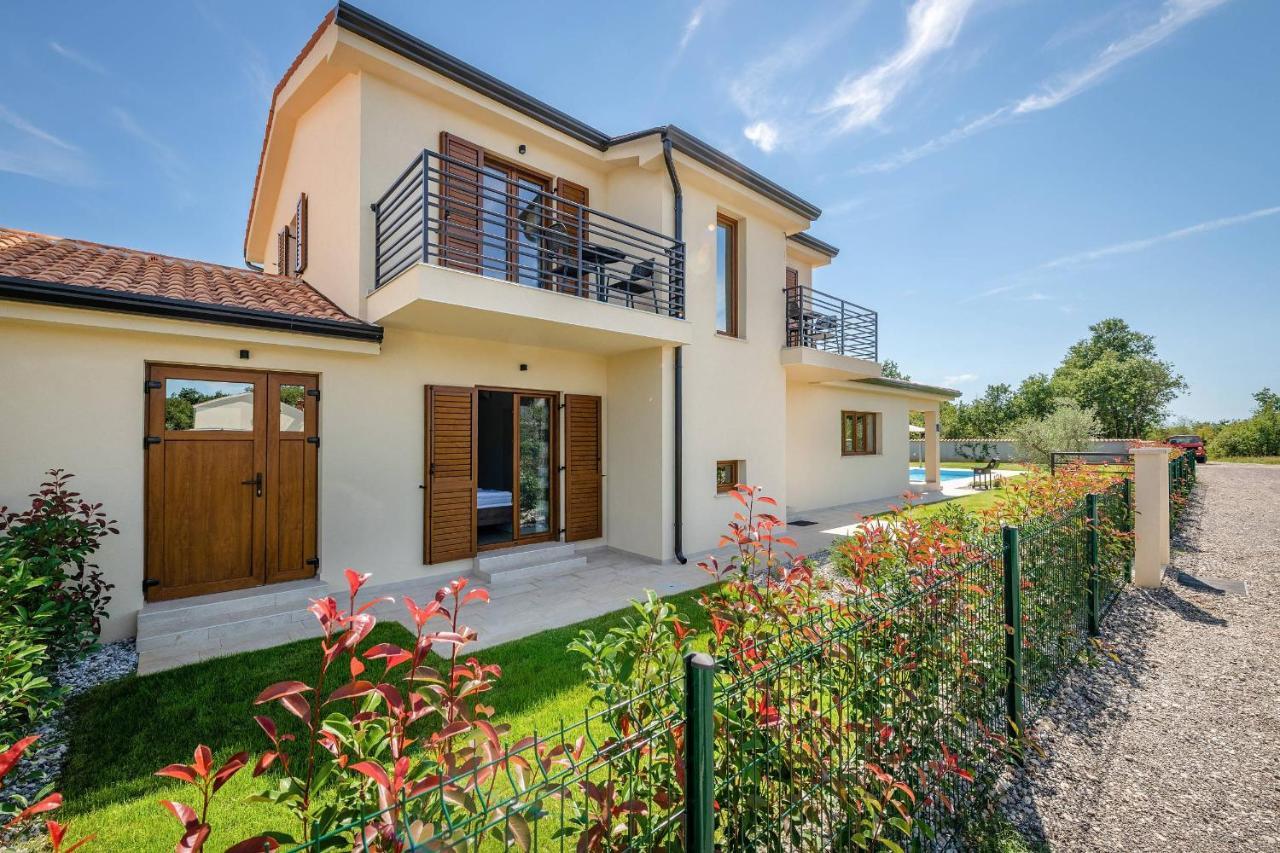 פורץ Holiday House Luca מראה חיצוני תמונה