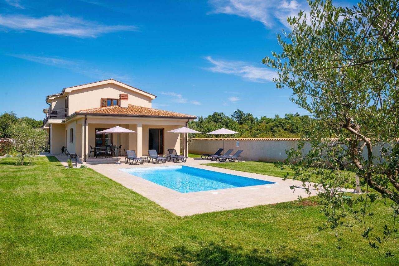 פורץ Holiday House Luca מראה חיצוני תמונה