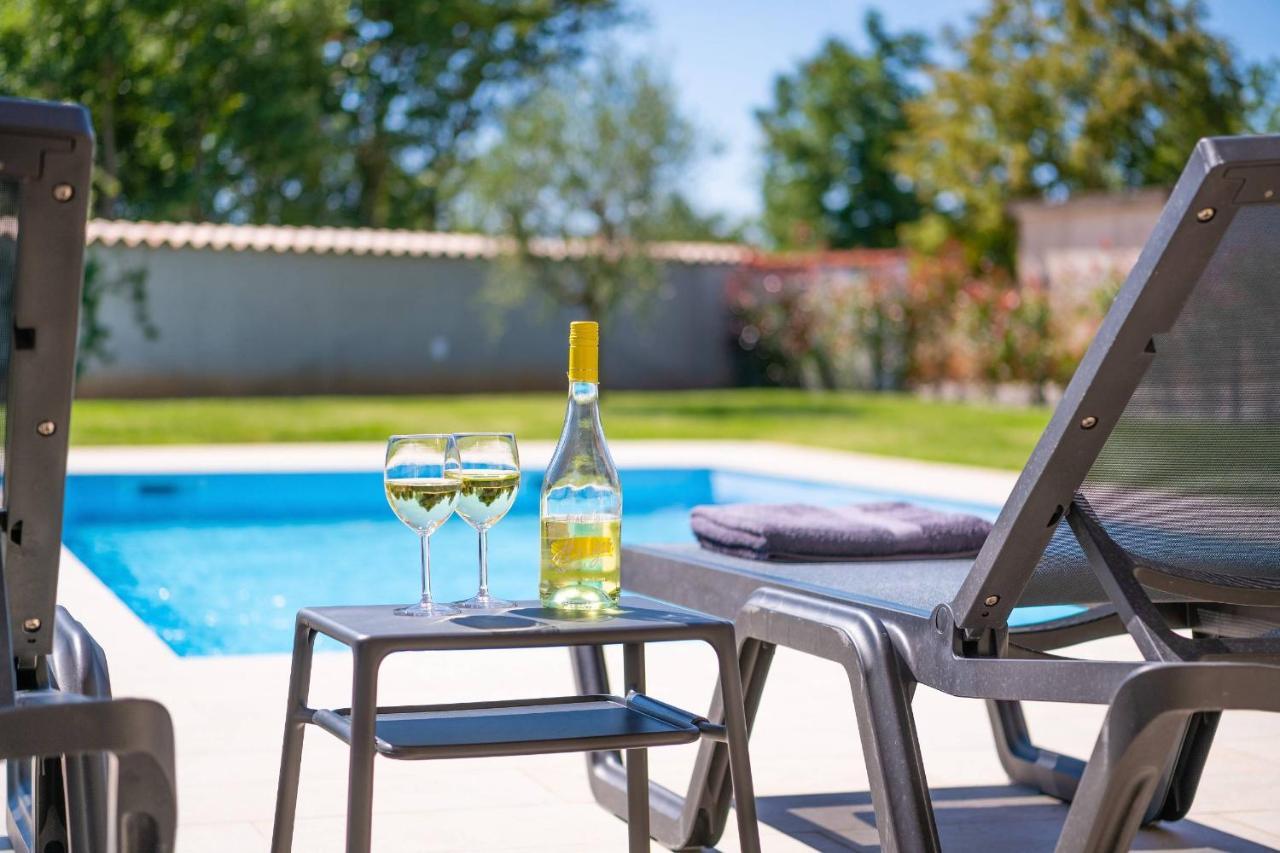 פורץ Holiday House Luca מראה חיצוני תמונה