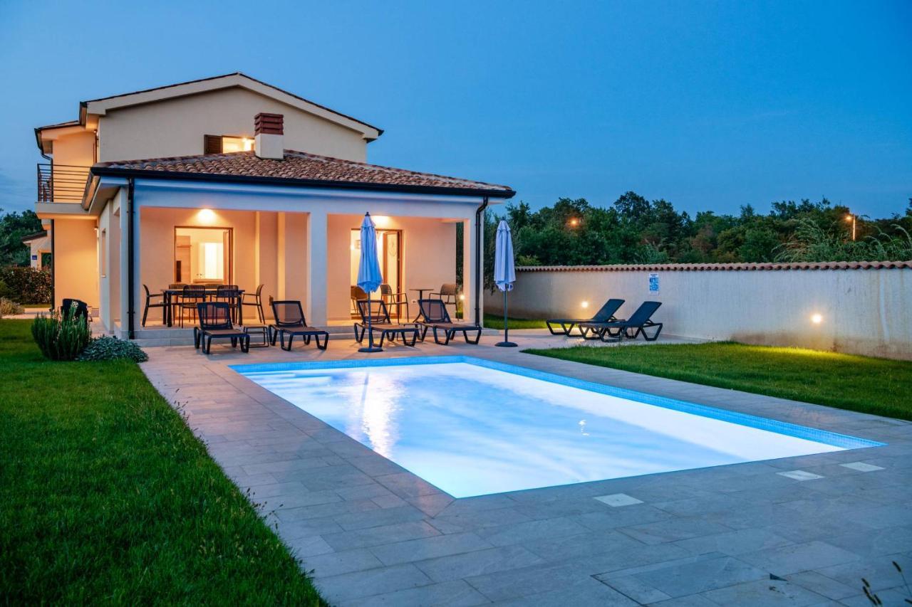 פורץ Holiday House Luca מראה חיצוני תמונה