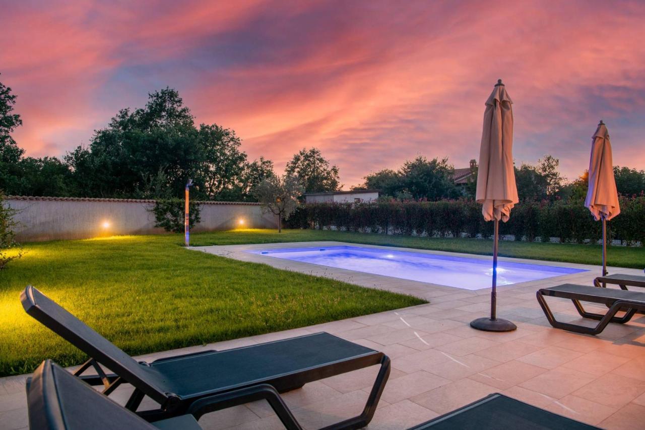 פורץ Holiday House Luca מראה חיצוני תמונה